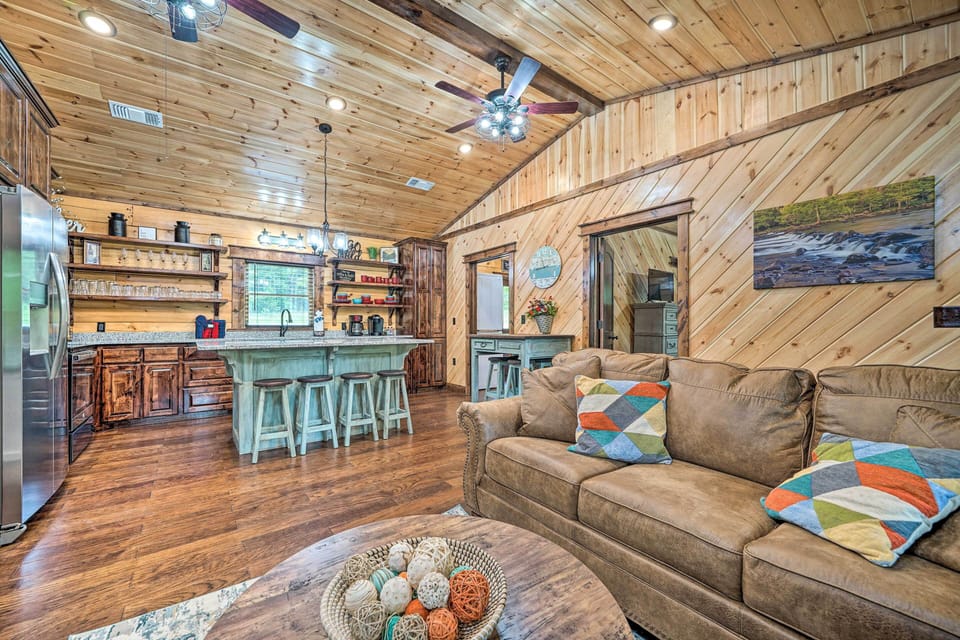 House (2 Bedrooms) | Interior