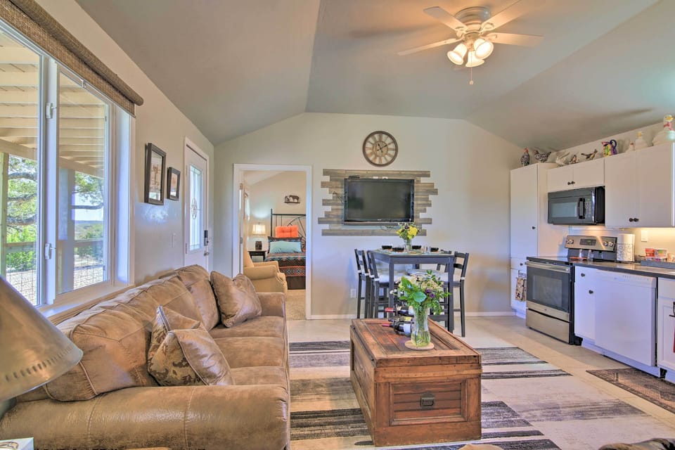 House (2 Bedrooms) | Interior