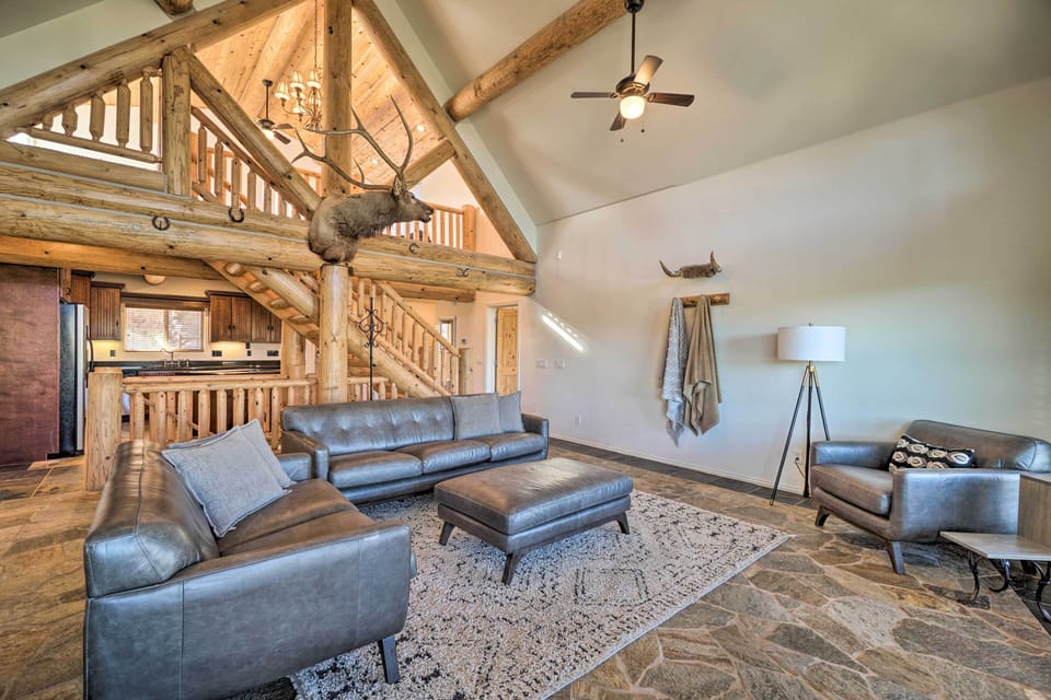 House (5 Bedrooms) | Interior