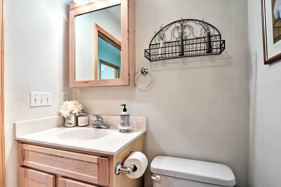 Secluded Oakland Gem w/ Hot Tub: Dogs Welcome! Cottage in Garrett County