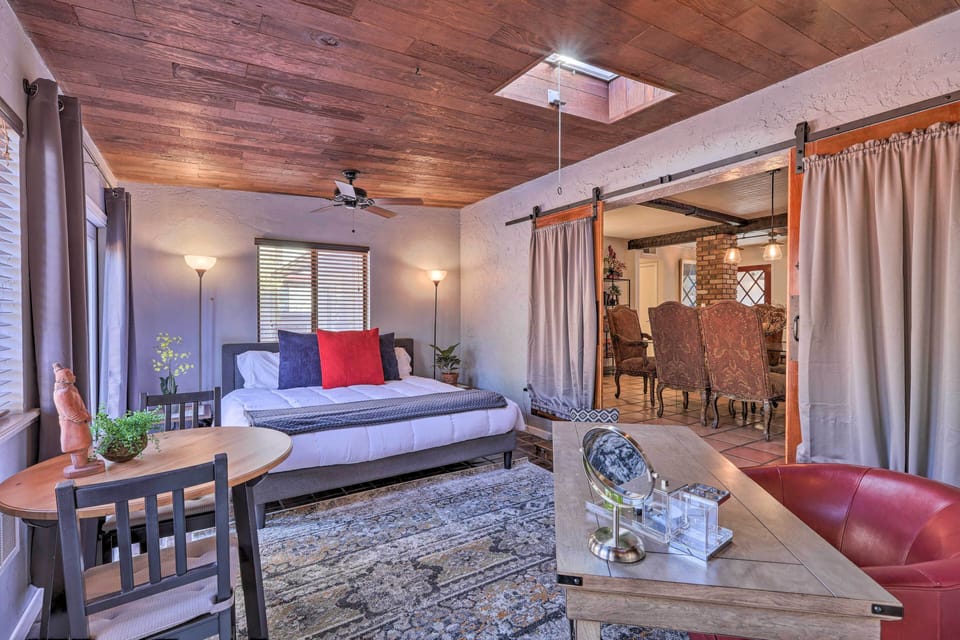 Hot Tub & Fire Pit: Sedona Oasis! Cottage in Sedona