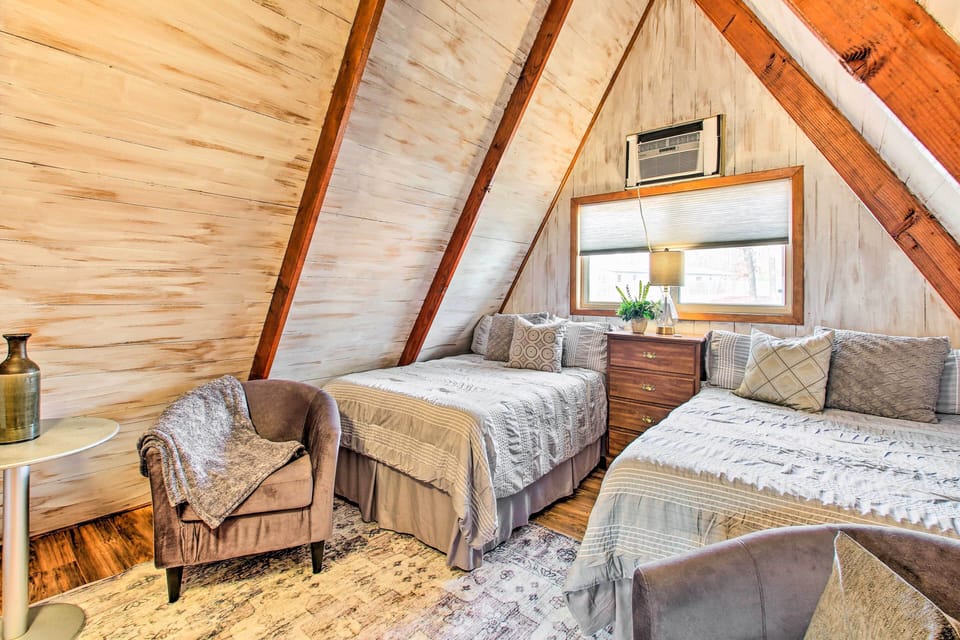Lake Hamilton Cabin: Boating Getaway! Cottage in Garland County