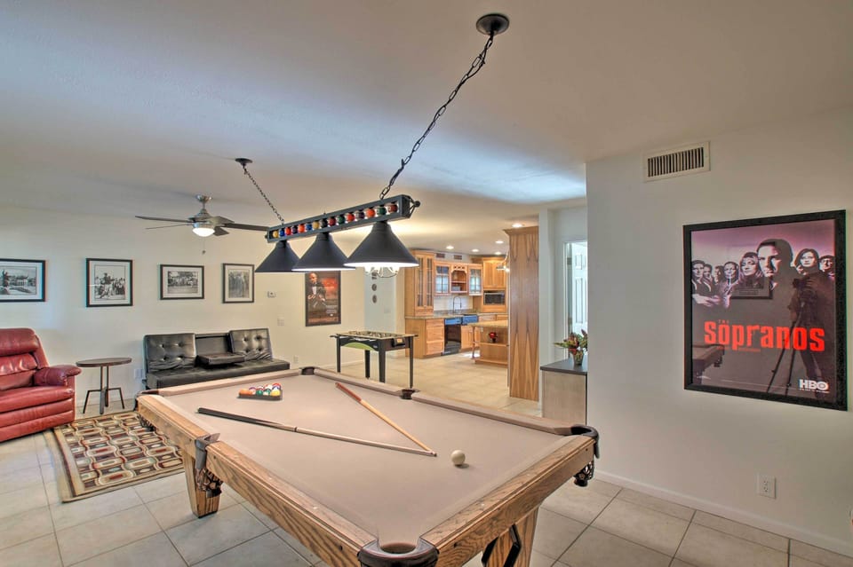 House (5 Bedrooms) | Interior