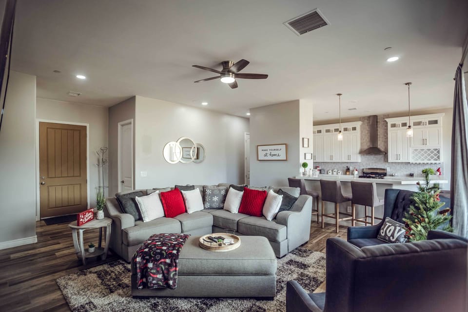 House (4 Bedrooms) | Interior