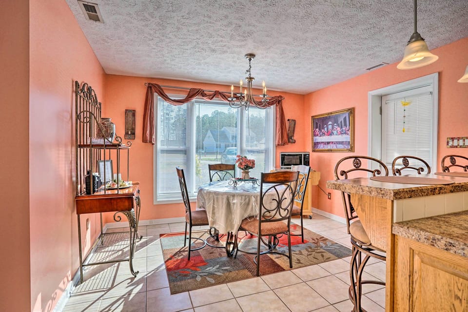 House (3 Bedrooms) | Interior