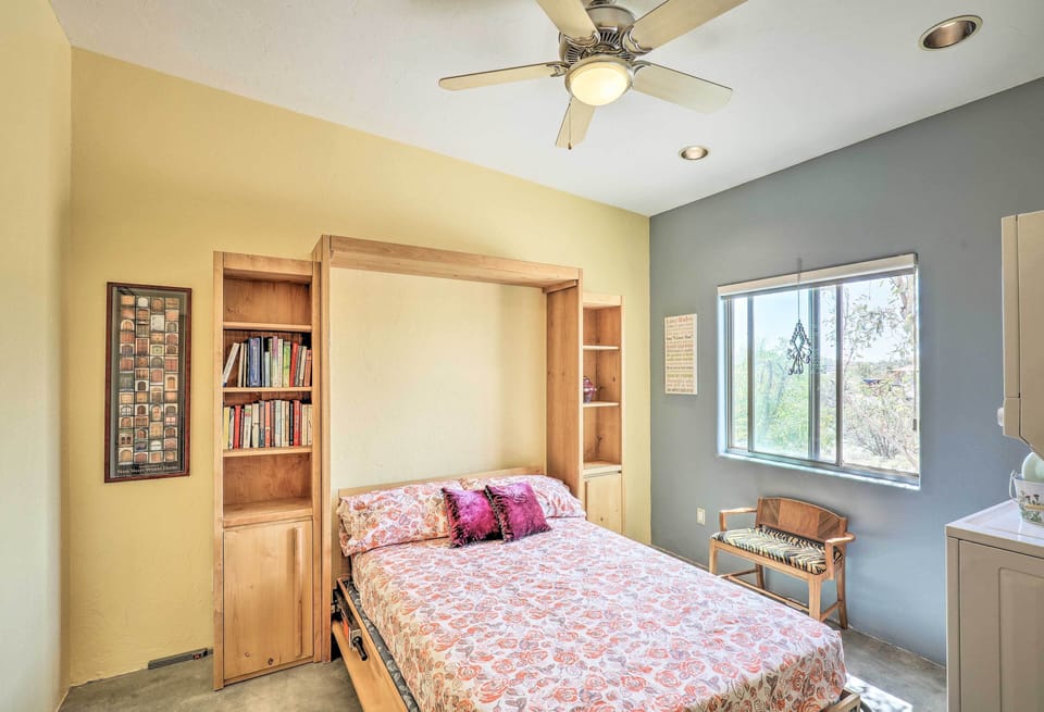 Tucson Home w/ Patio - Near Outdoor Adventure Cottage in Tanque Verde