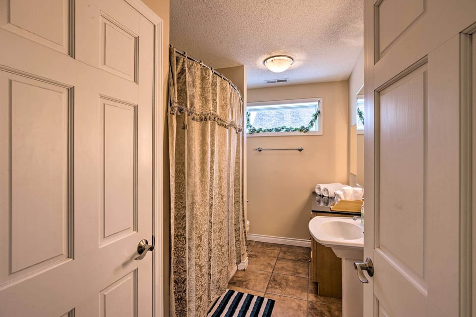 Downtown Yankton Apartment w/ Patio & River View! Apartment in Yankton