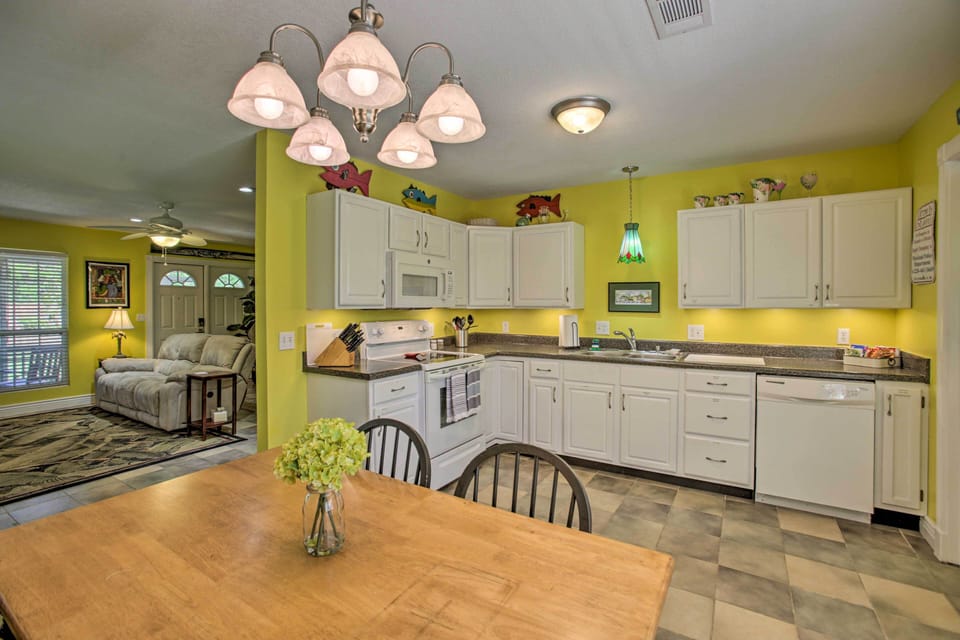 House (2 Bedrooms) | Interior