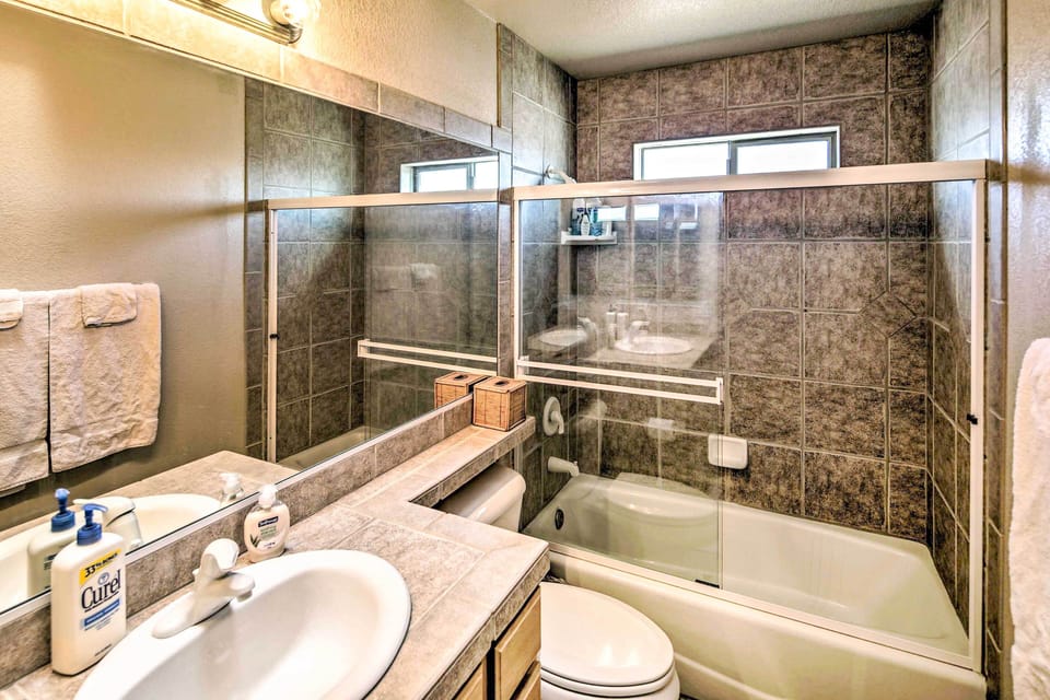 Cozy Lake Havasu House w/ Views - 1 Mi to Water! Cottage in Lake Havasu City