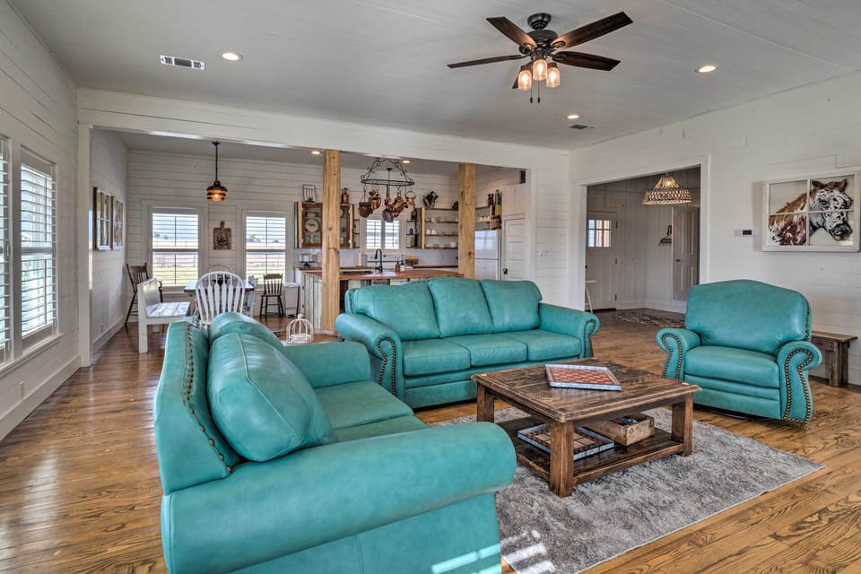 House (4 Bedrooms) | Interior