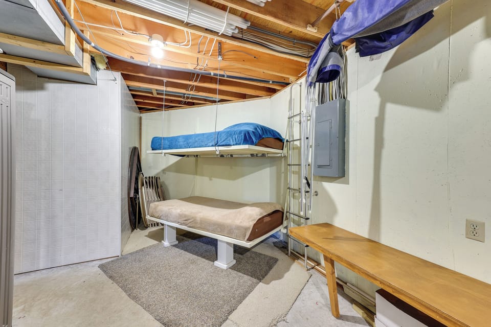 Rogers Cabin w/ Direct Access to Beaver Lake! Cottage in Beaver Lake