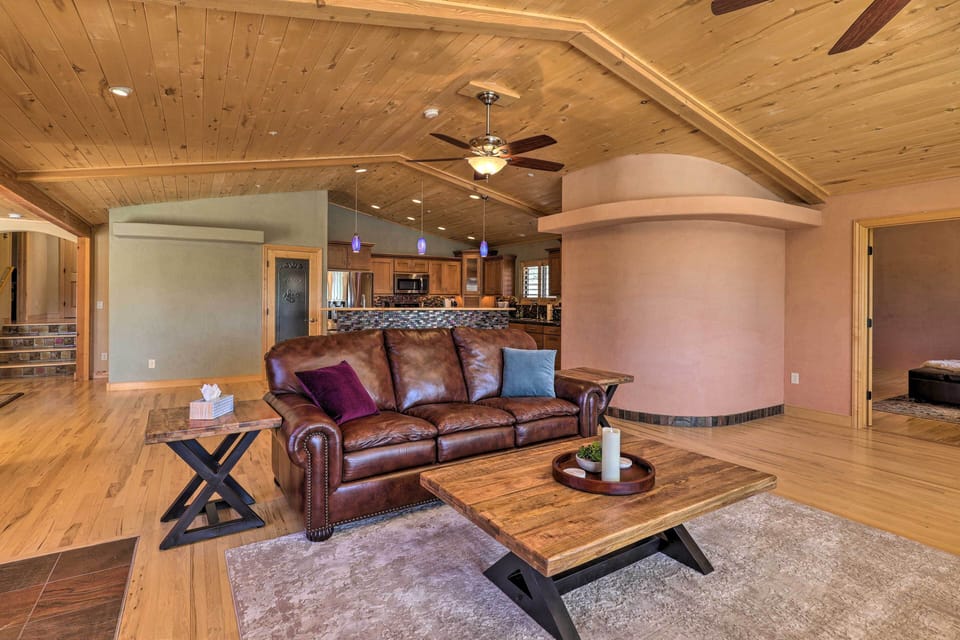 House (2 Bedrooms) | Interior