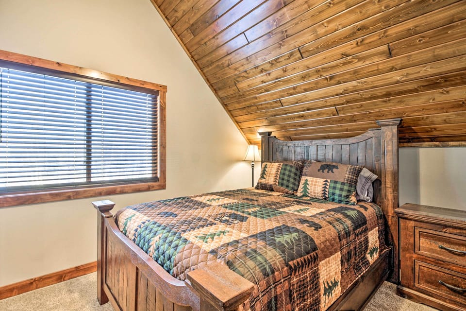 House (5 Bedrooms) | Interior