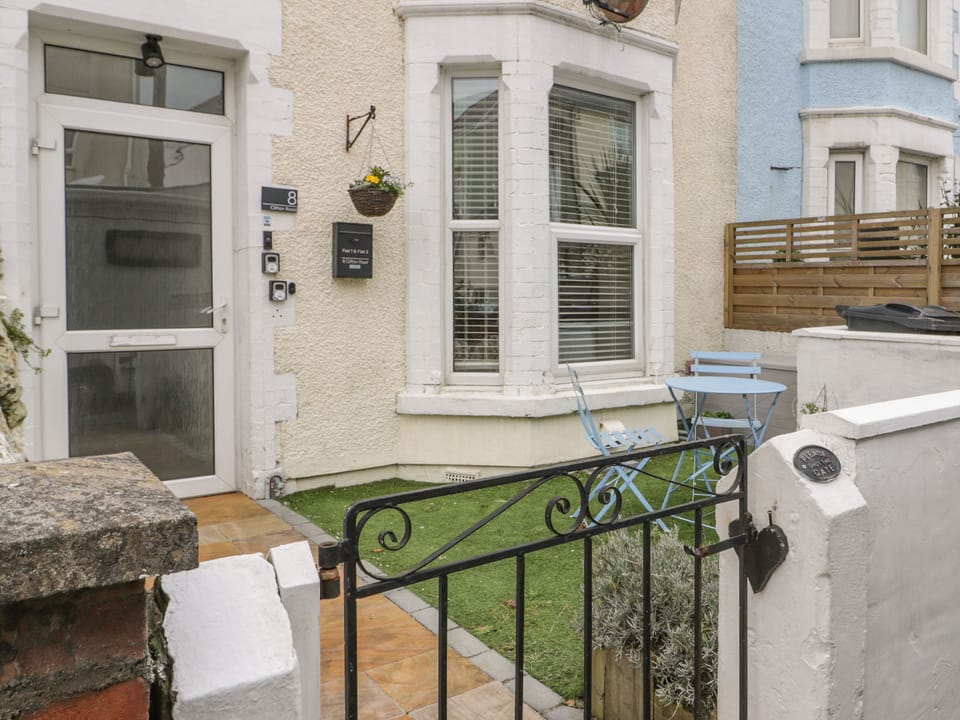 Cottage | Property grounds