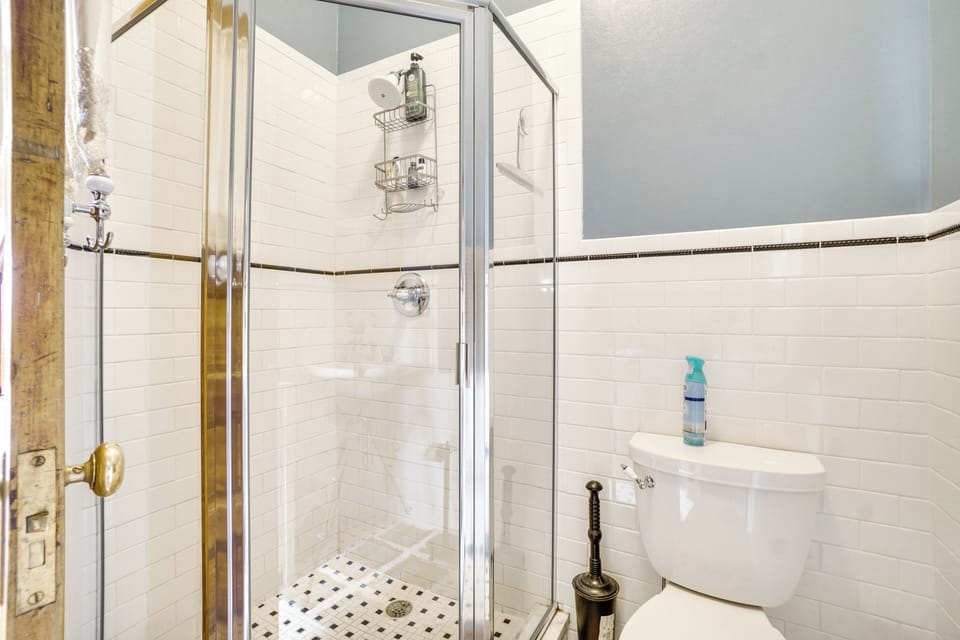 1 Mi to UW: Historic Laramie Apt Apartment in Laramie