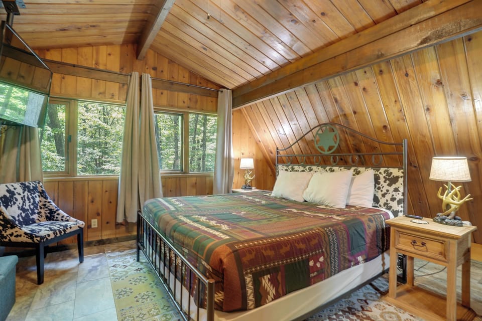 Cozy Cabin Near Massanutten Resort & Water Park! Cottage in Massanutten