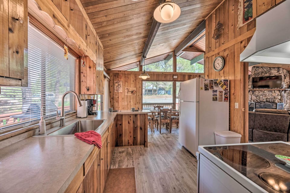 House (2 Bedrooms) | Interior