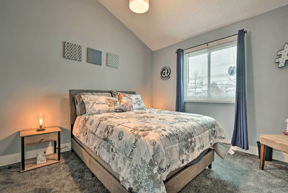 Near Mt Airy Casino: Mount Pocono Condo w/ Balcony Apartment in Mount Pocono
