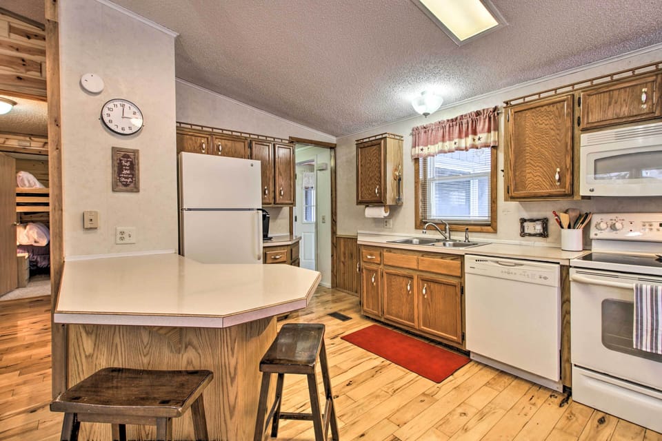 House (2 Bedrooms) | Interior