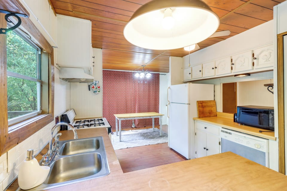 House (2 Bedrooms) | Interior