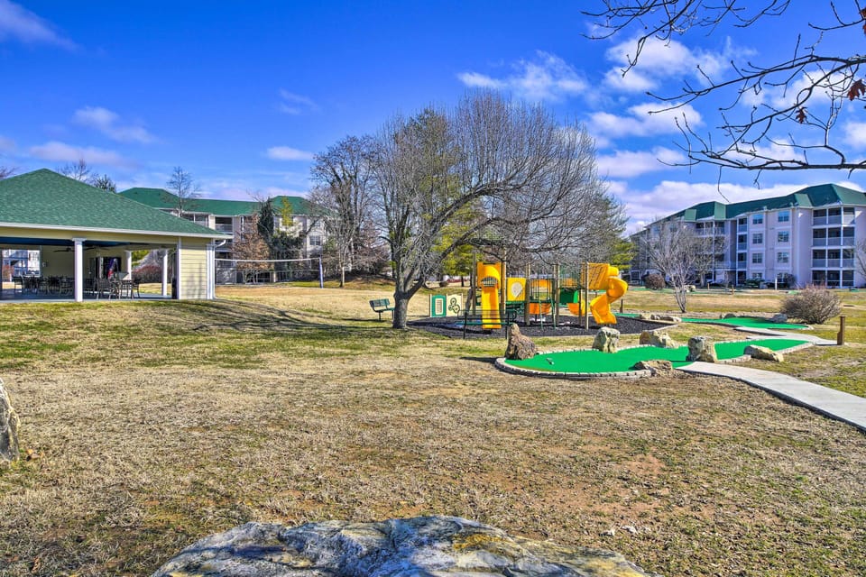 Condo w/ Family Amenities, 3 Mi to Branson Strip! Apartment in Branson