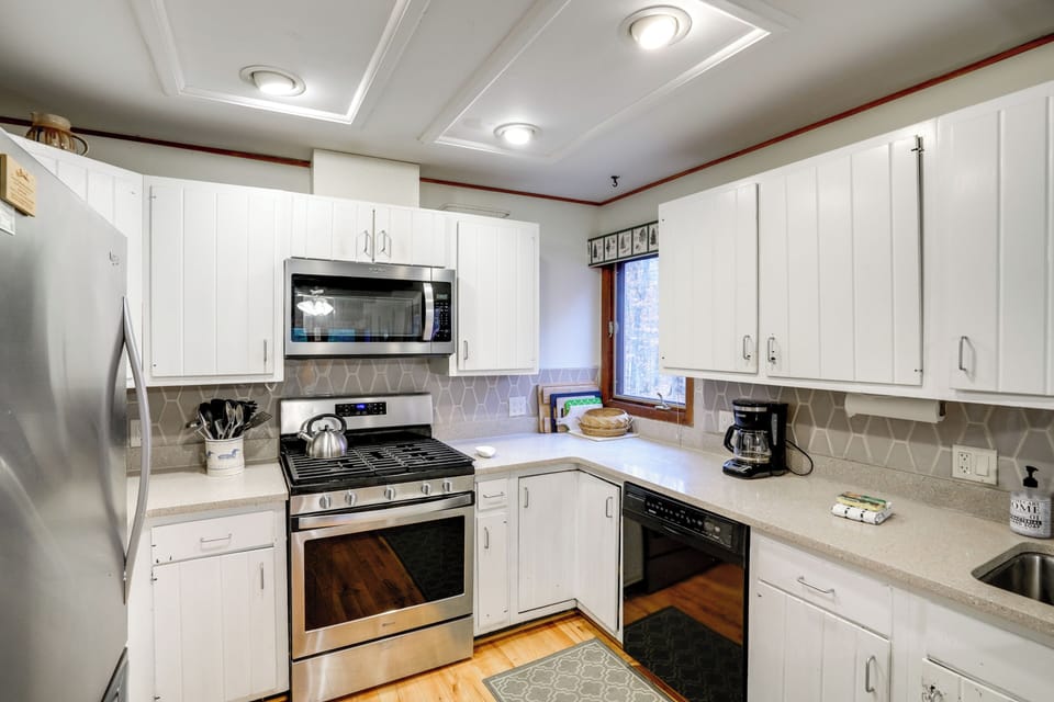 House (5 Bedrooms) | Interior