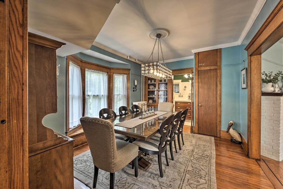 House (5 Bedrooms) | Interior