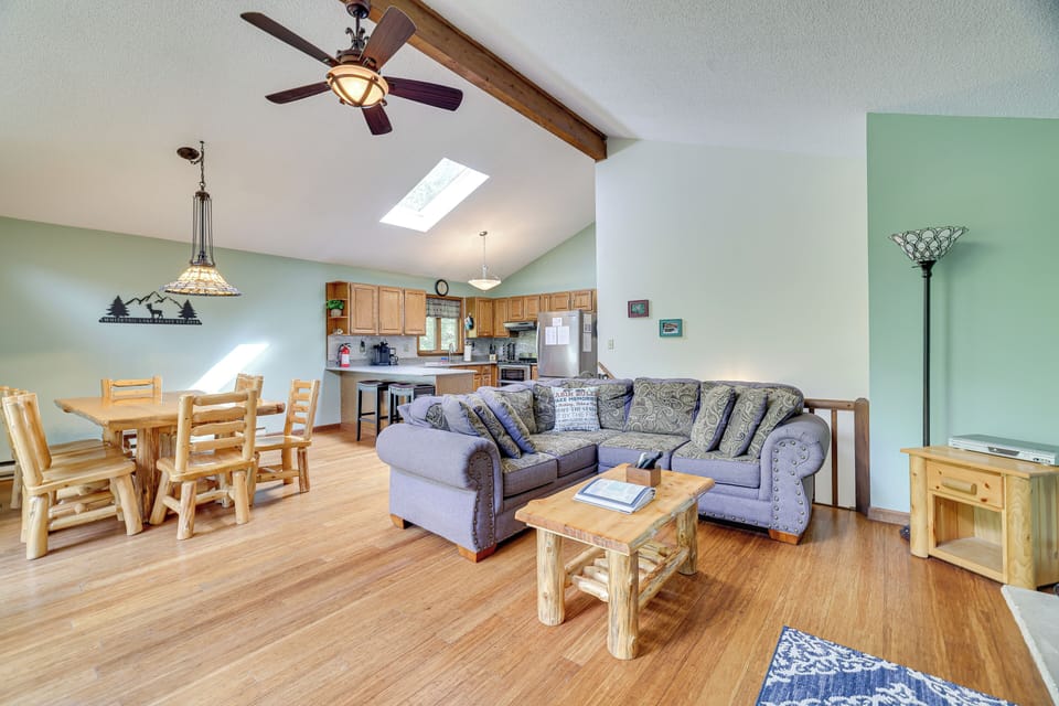 House (4 Bedrooms) | Interior