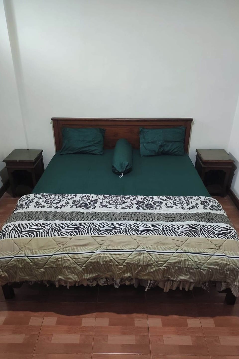 Standard Double Room | Free WiFi, bed sheets