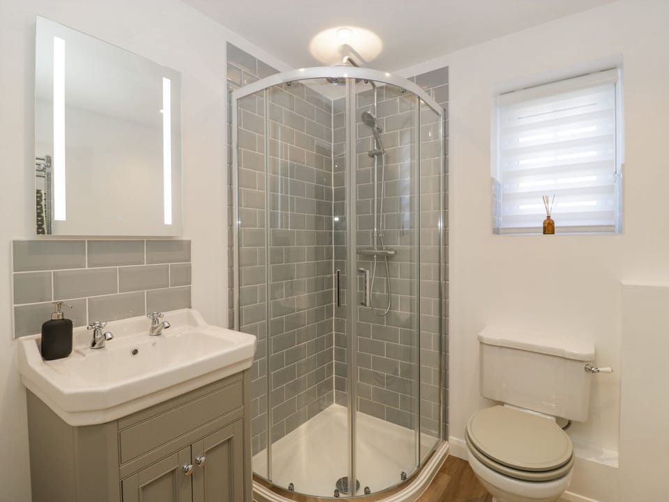 Barrow Lodge Cottage in North Dorset District
