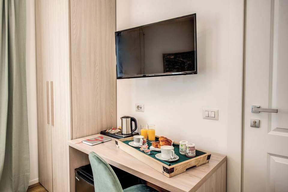 Free daily self-serve breakfast