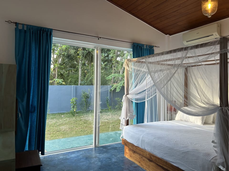 Deluxe Double Room | Desk, free WiFi, bed sheets