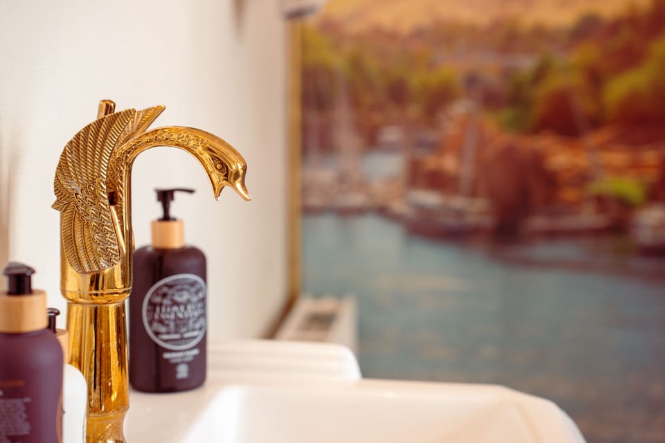 Luxury Apartment, 2 Bedrooms, Balcony, City View | Bathroom | Separate tub and shower, deep soaking tub, hair dryer, towels