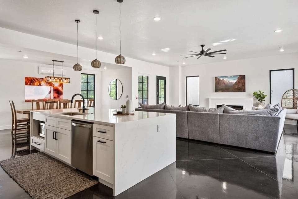 House, Multiple Bedrooms | Private kitchen | Coffee/tea maker, fridge, oven, toaster