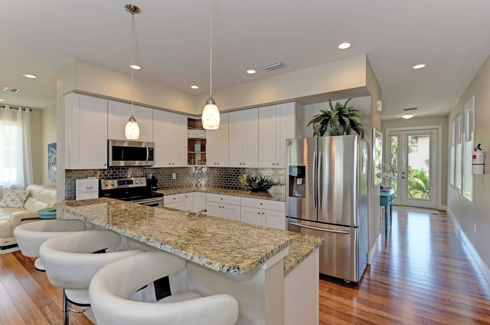 House, 6 Bedrooms | Private kitchen | Coffee/tea maker, fridge, oven, toaster