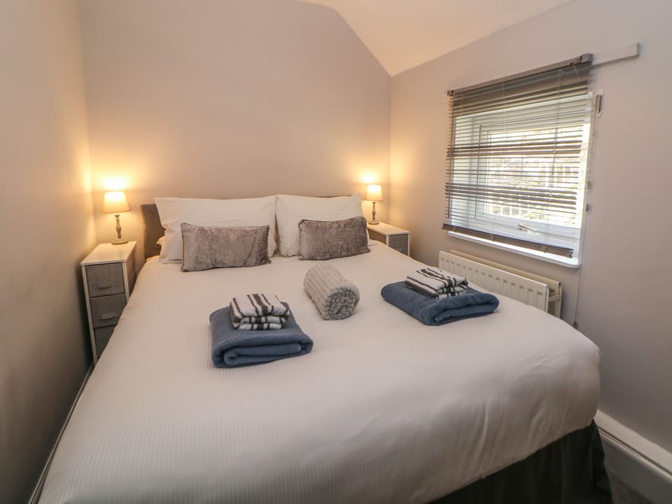 2 bedrooms, individually decorated, individually furnished, free WiFi