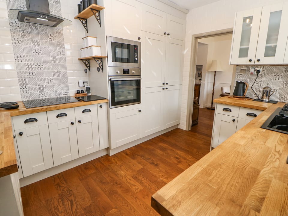 Cottage | Interior