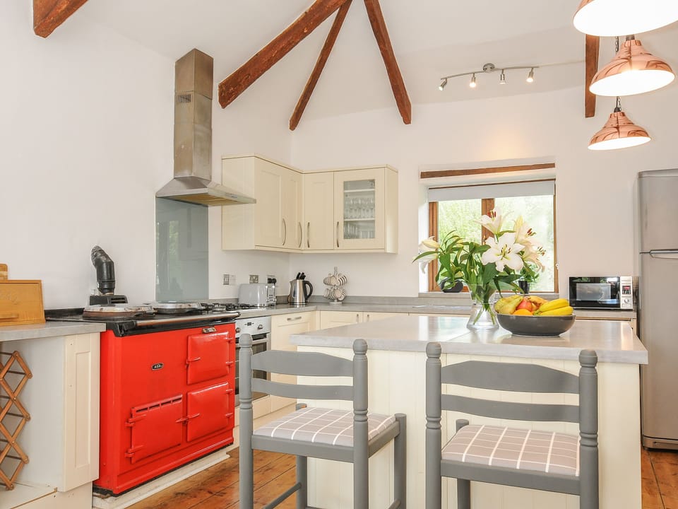 Cottage | Private kitchen | Fridge, dishwasher, electric kettle, toaster