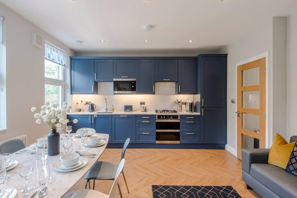 Apartment | Private kitchen | Fridge, microwave, oven, stovetop