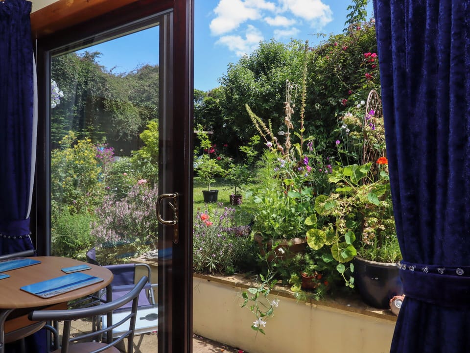 Cottage | Outdoor dining