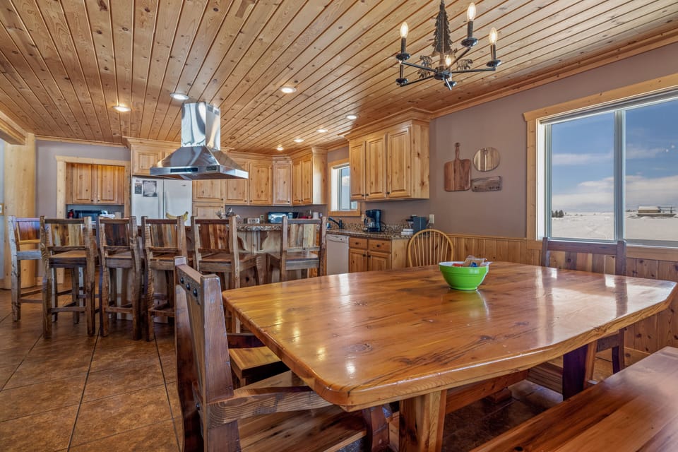 House (Multiple Bedrooms) | Dining room