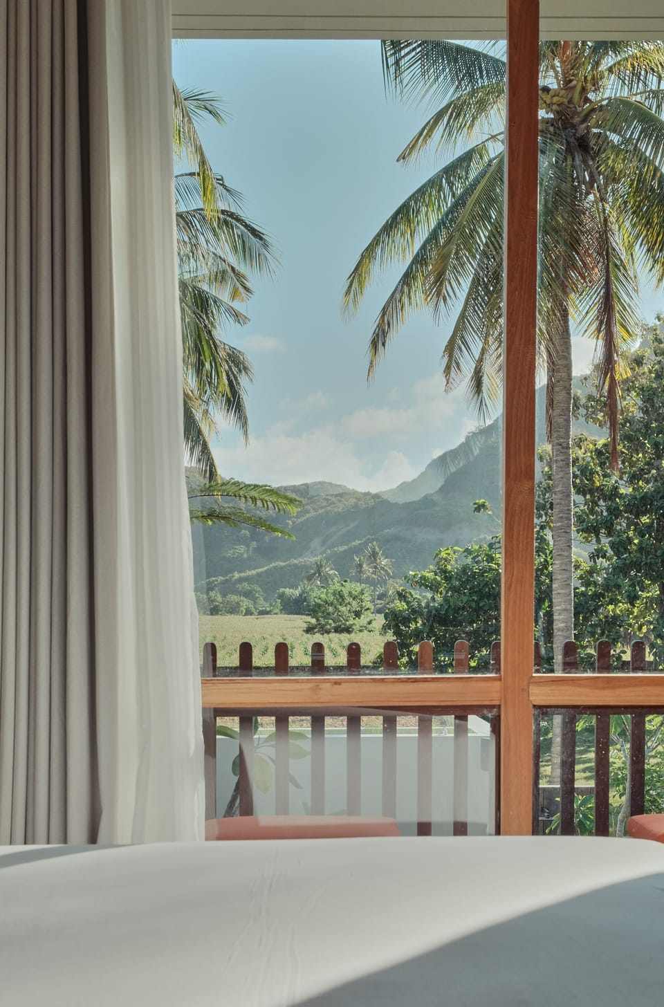 Room | Premium bedding, desk, laptop workspace, WiFi (free)
