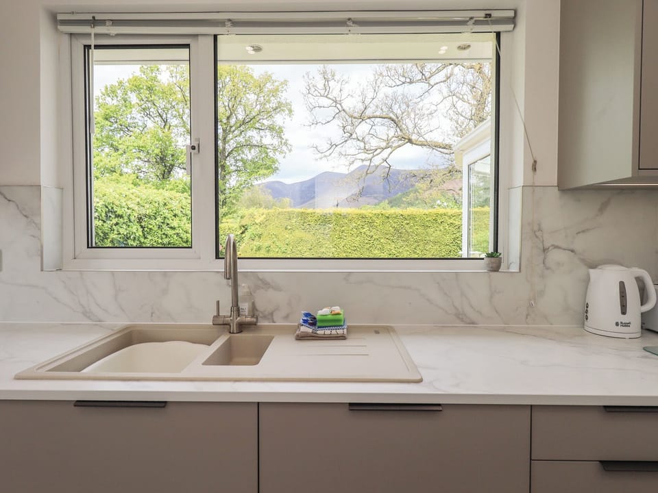 Cottage | Private kitchen | Fridge, dishwasher, cookware/dishes/utensils