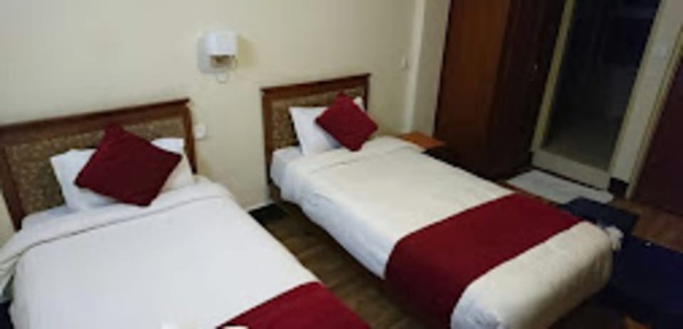 Standard Double Room | Free WiFi, bed sheets