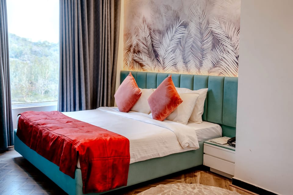Deluxe Room | Desk, laptop workspace, soundproofing, free WiFi