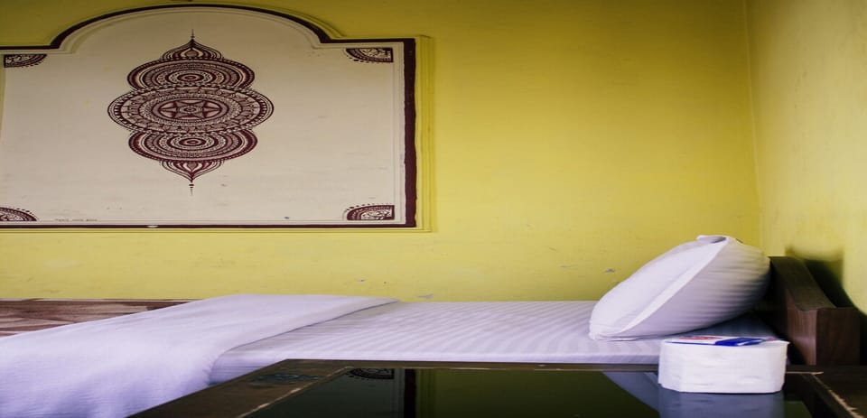 Single Room | Free WiFi, bed sheets