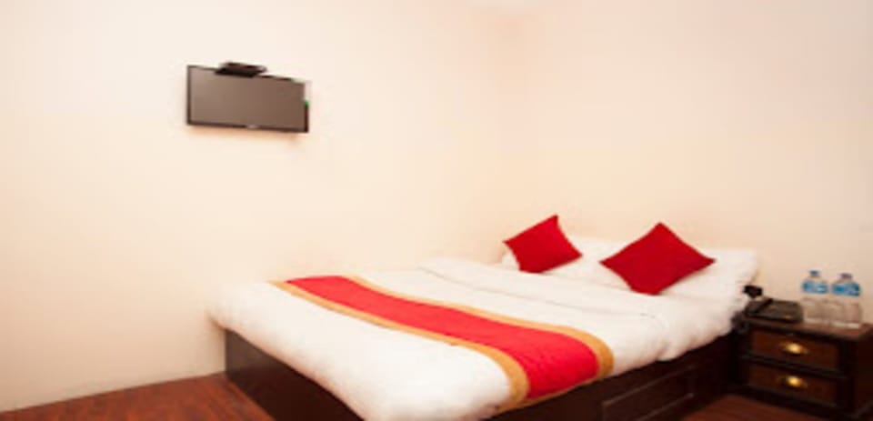 Single Room | Free WiFi, bed sheets