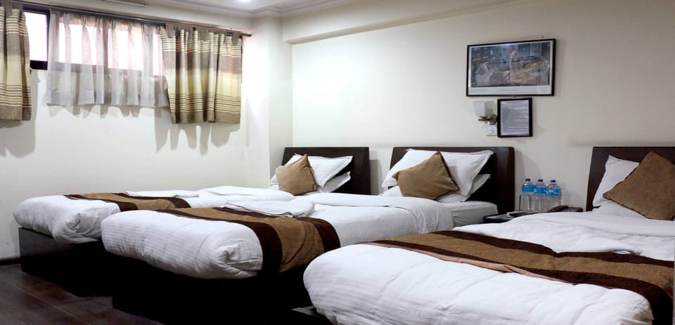 Deluxe Triple Room | Free WiFi, bed sheets