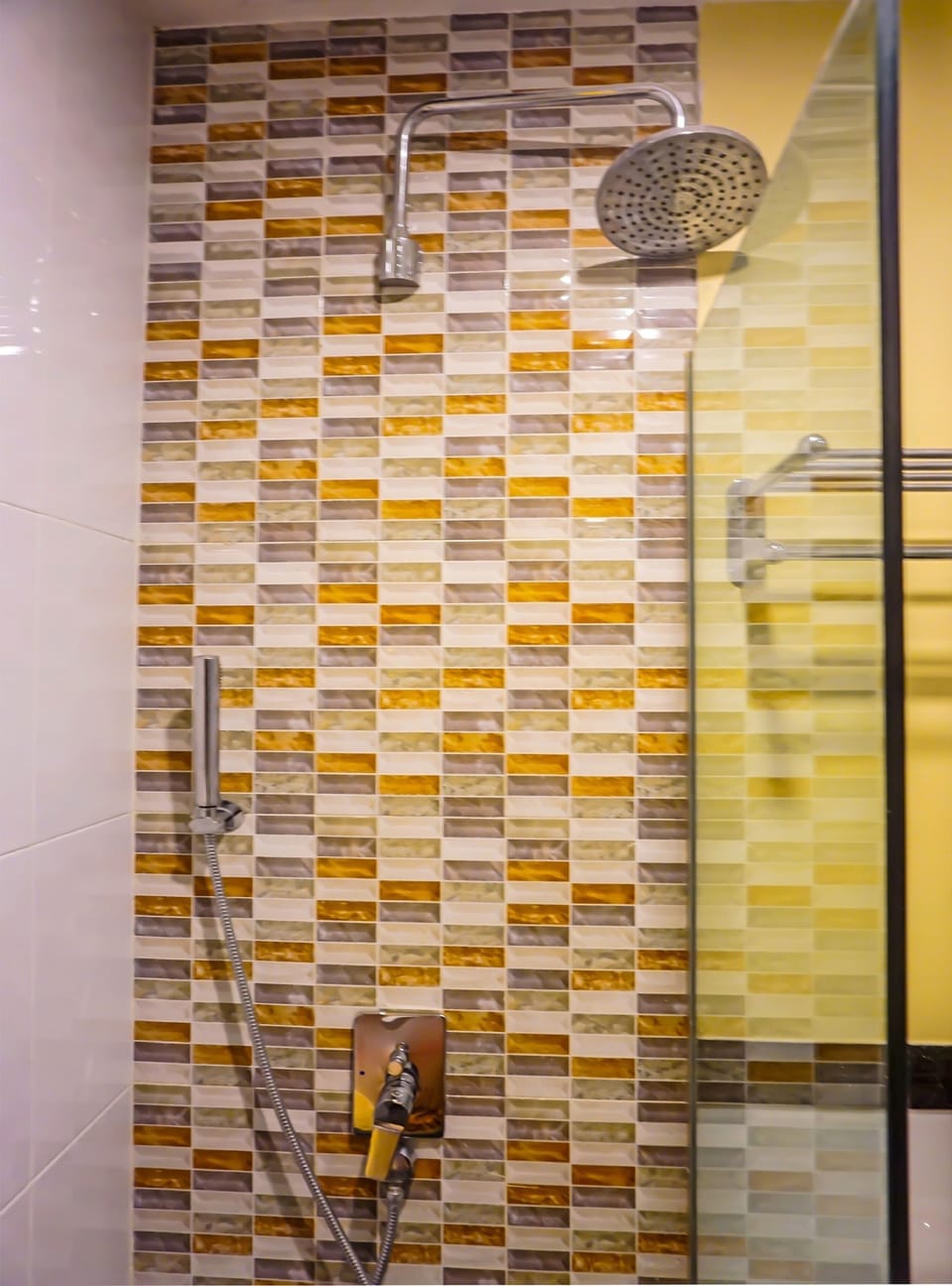 Family Suite | Bathroom | Shower