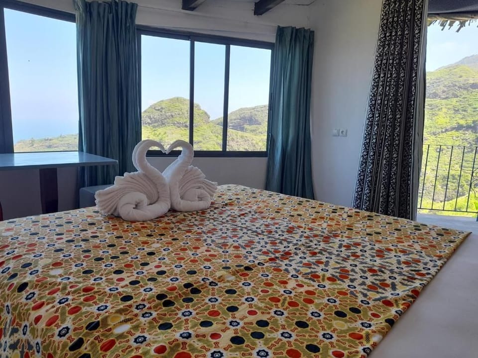 Panoramic Double Room | Hypo-allergenic bedding, bed sheets